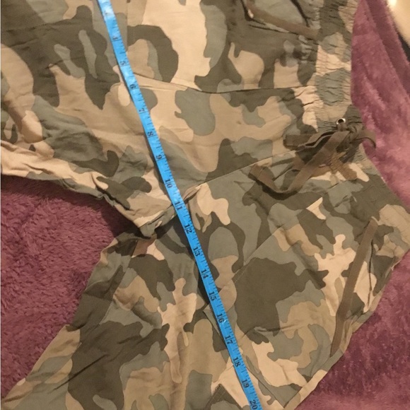 NWOT Hippy Rose CAMOUFLAGE Stretchy Leggings - Picture 9 of 14